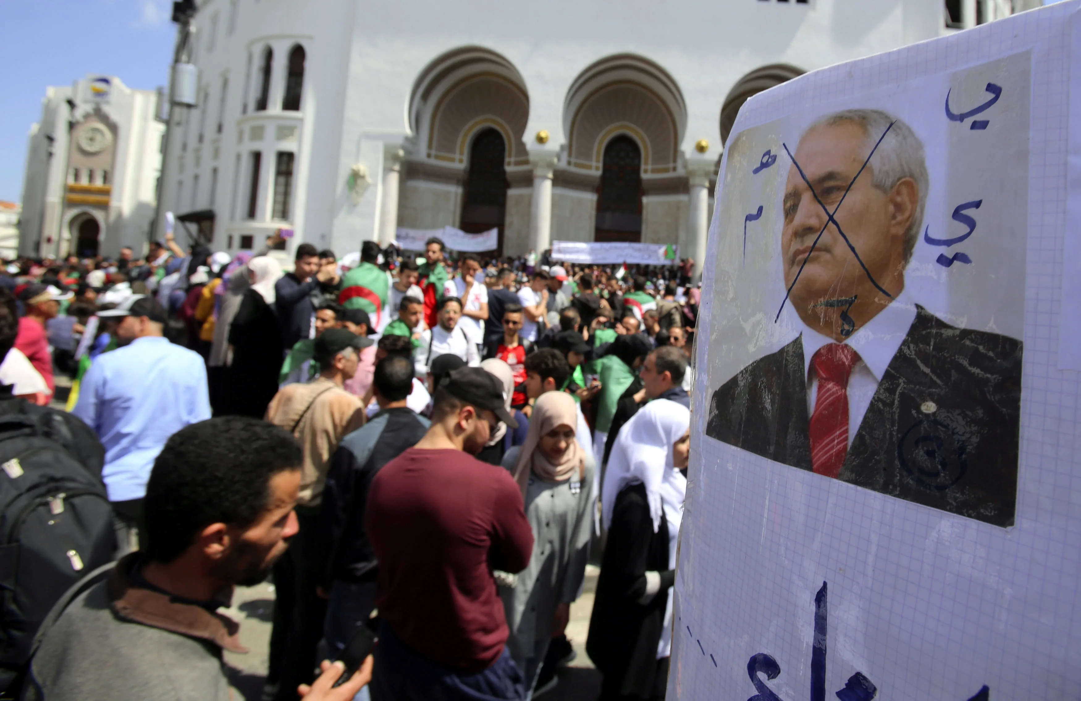 2019-04-16t145850z_846434440_rc1c0662b960_rtrmadp_3_algeria-protests