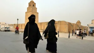 حظر النقاب في تونس.. ضرورة أمنية أم مزايدة انتخابية؟