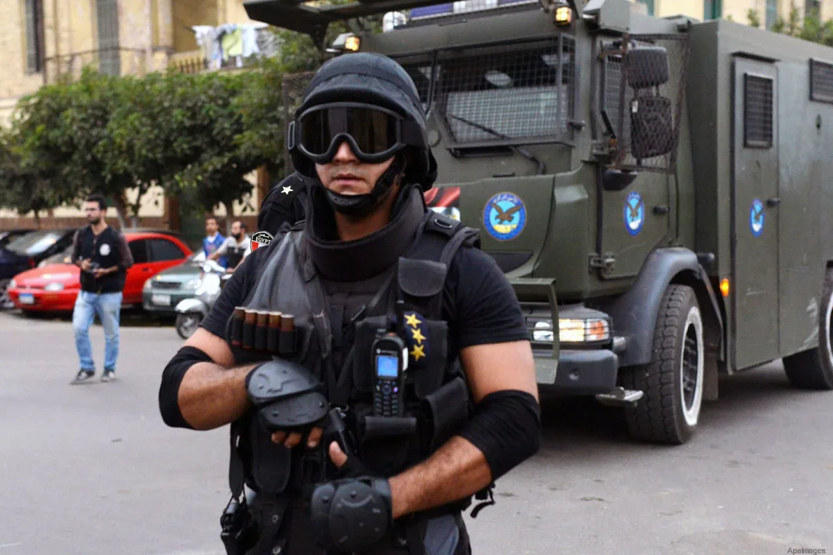 armed-egyptian-police-2