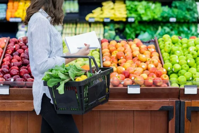 fruits_and_vegetables_in_grocery_store_steve_debenport_getty_images_large