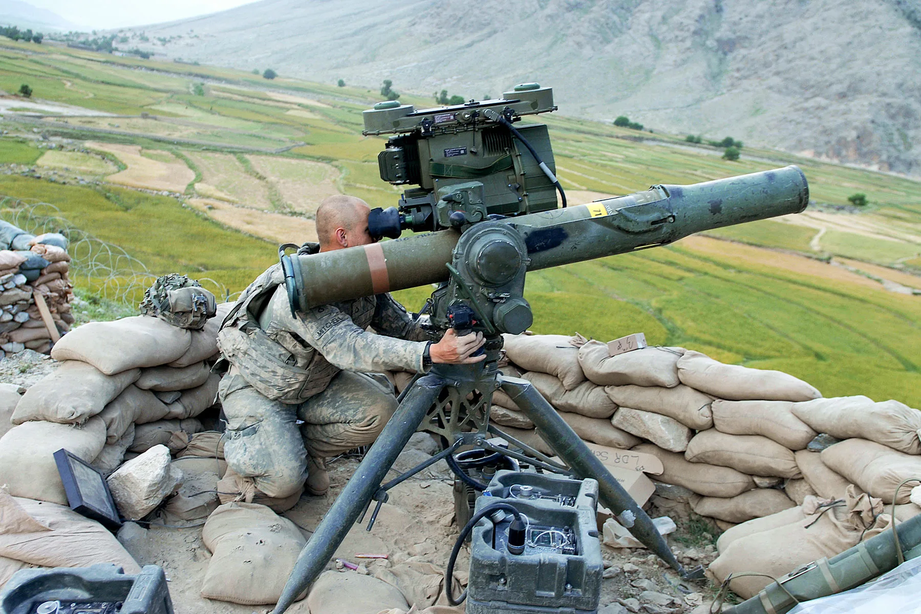 bgm-71-tow-missile-090509-a-4842r-001a