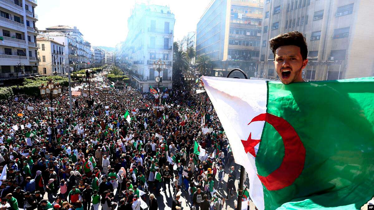 اصرار على رفض الانتخابات في الجزائر