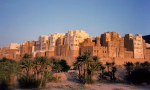 “مانهاتن الصحراء”: الحرب على ناطحات السحاب القديمة في اليمن