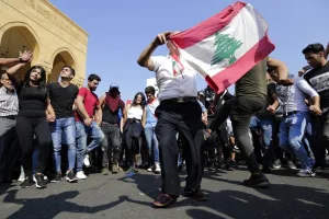 عقد على الثورة التونسية.. تجربة بنصف إنجاز