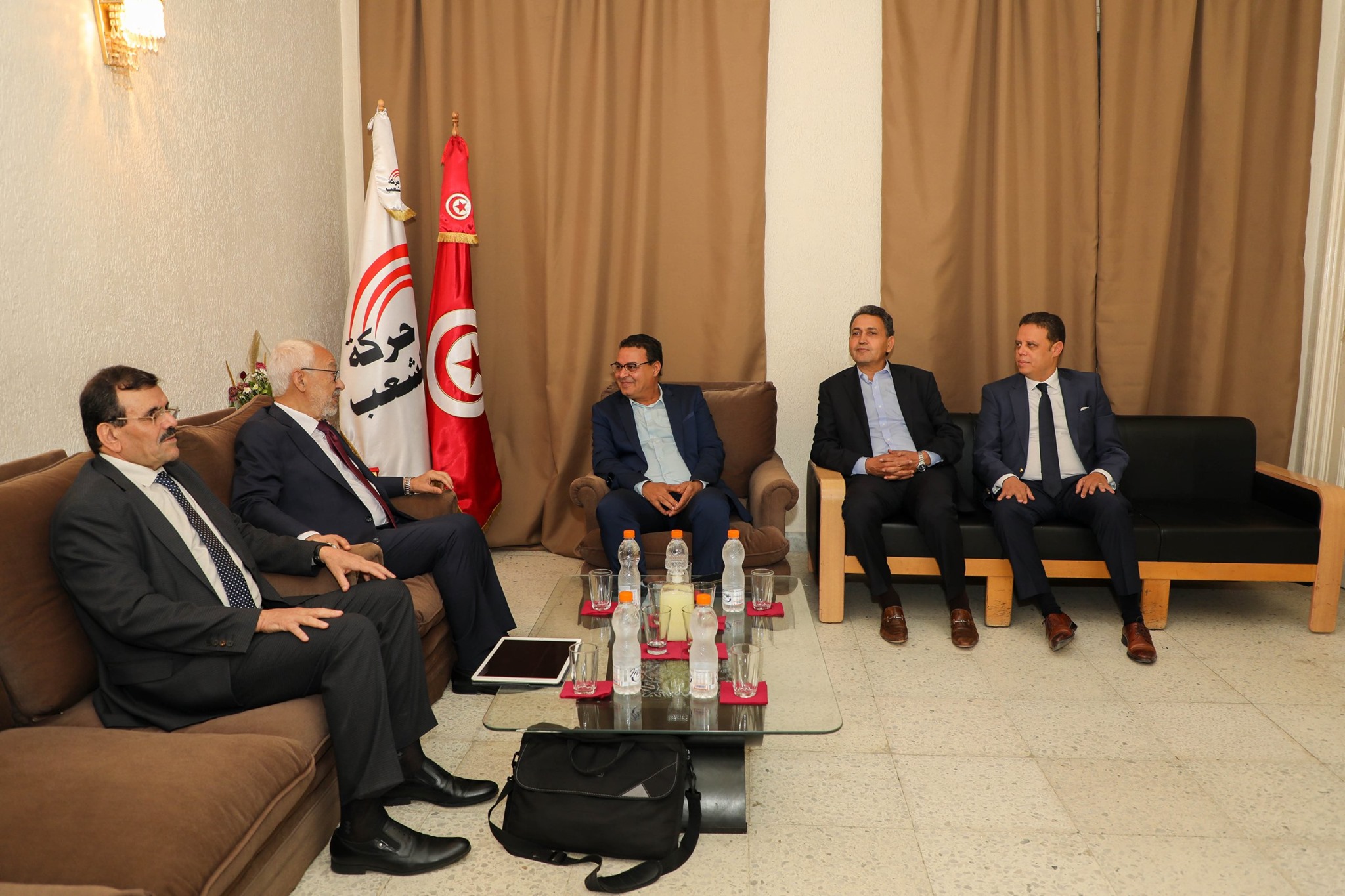 تطرح حركة الشعب مقترح "حكومة الرئيس"