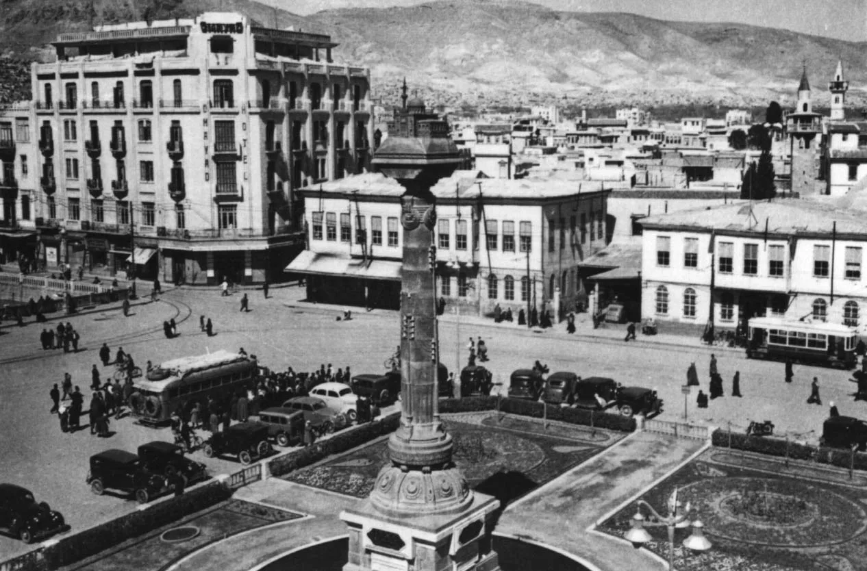 Damascus_Square_L