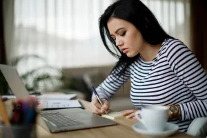 أفضل 10 وظائف للعمل عن بعد لسنة 2020