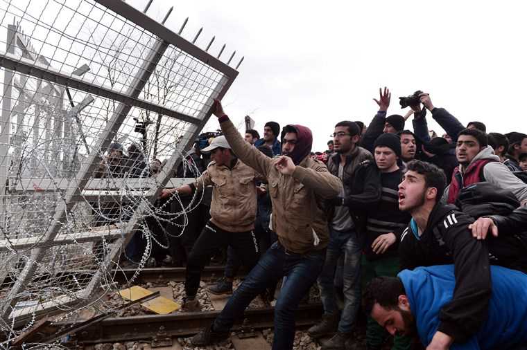 ss-160229-migrants-greece-macedonia-mn-04_664fb5d8277d05f3f3b9e0f5932f512c