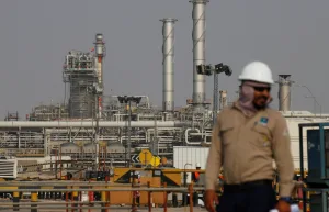 بعد الاتفاق على خفض الإنتاج بضغوط أمريكية.. هل تنتهي حرب أسعار النفط؟