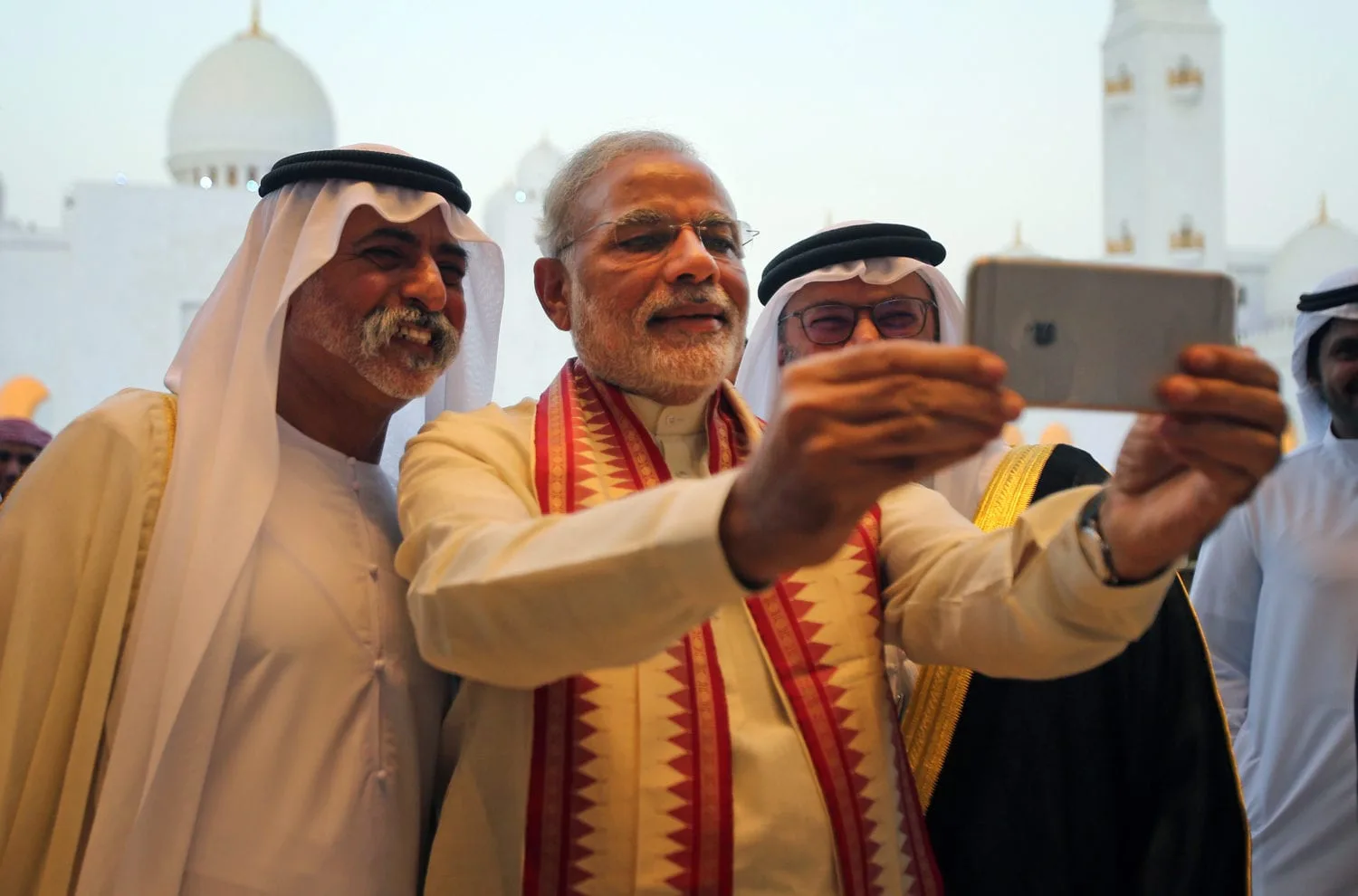 رئيس-الوزراء-الهندي-في-زيارة-للإمارات-scaled