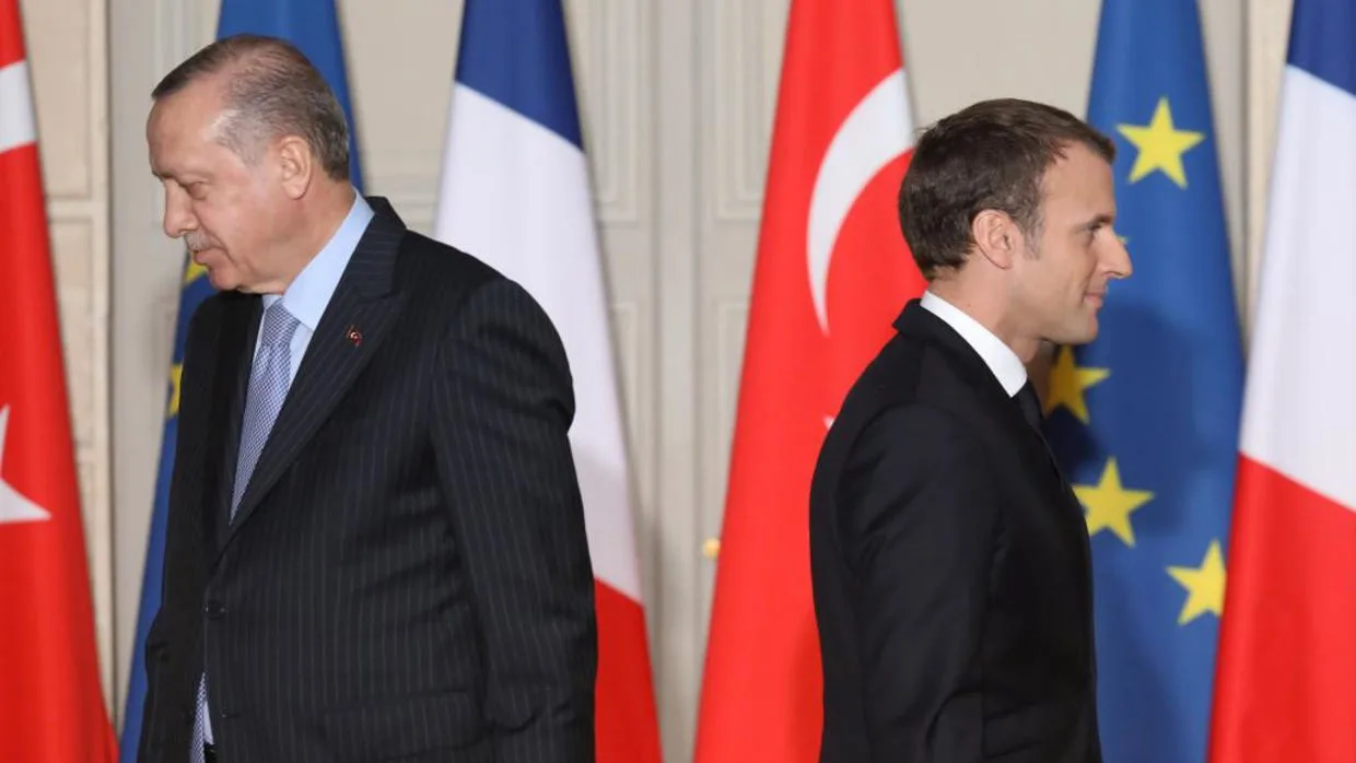تتهم تركيا فرنسا بزعزعة استقرار ليبيا