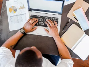 رواد الأعمال الصغيرة في أمازون يكشفون أهم أسرارهم للإنتاجية والربح