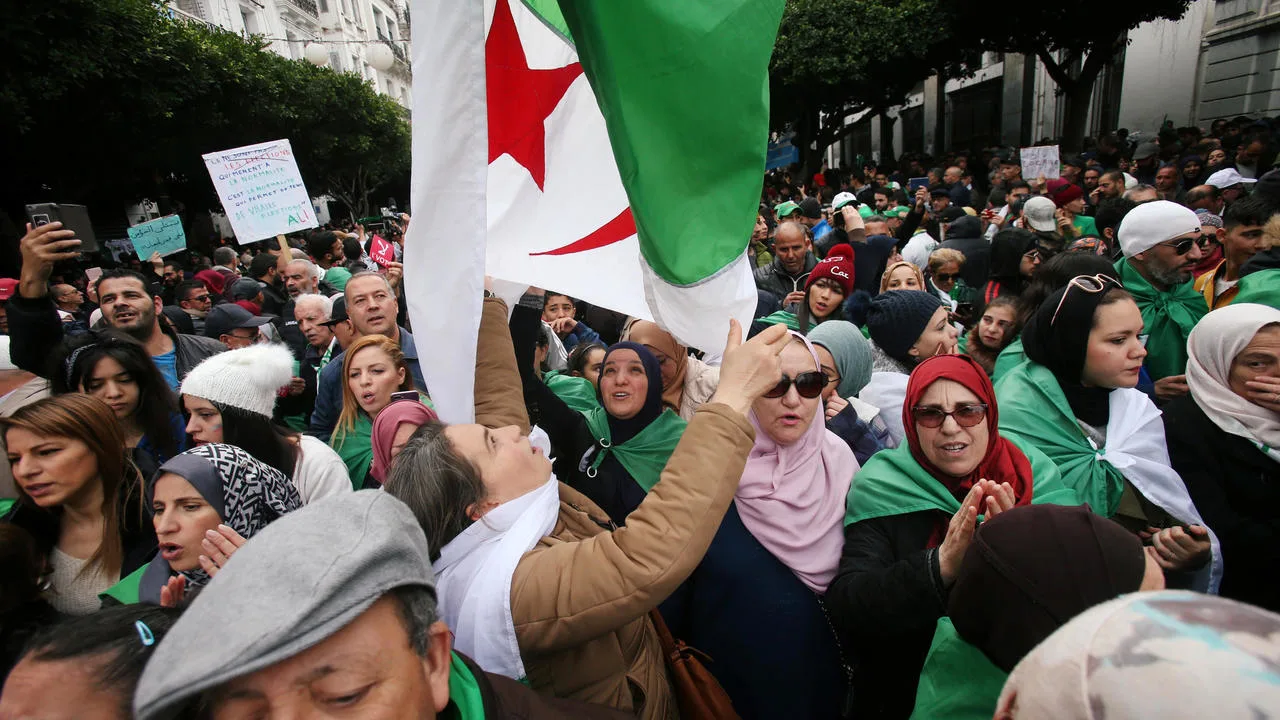 يرى الجزائريون ضرورة مراجعة اتفاق الشراكة مع الاتحاد الأوروبي
