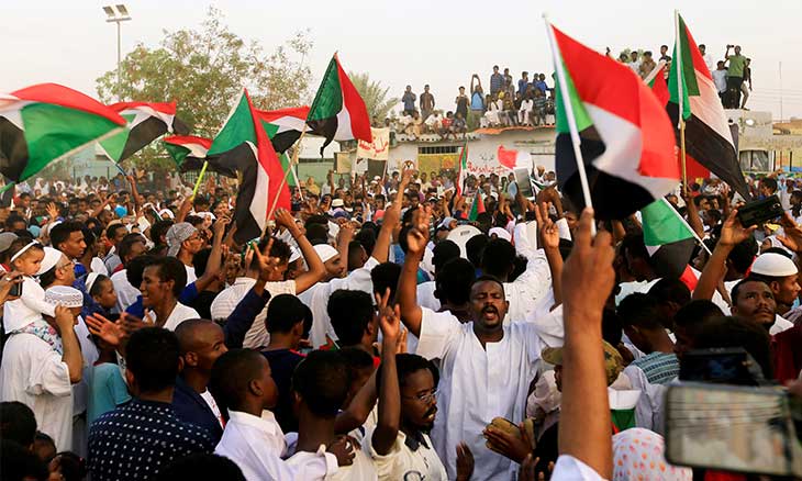 يخشى السودانيون على مدنية الدولة