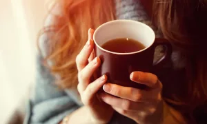 هل تشرب الشاي كل يوم؟ إليك كيف يؤثر عليك