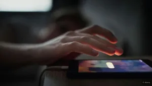 ماذا تعرف عن ظاهرة تأجيل وقت النوم بدافع “الانتقام”؟