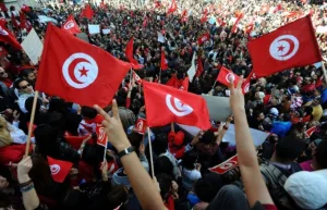 “باي الشعب” وثورة الكرامة.. عندما أهدى التاريخ التونسيين فرصةً ثانيةً