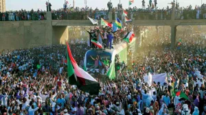 “تسقط بس” لم تعد كافية.. السودانيون في الشوارع لتصحيح المسار الثوري