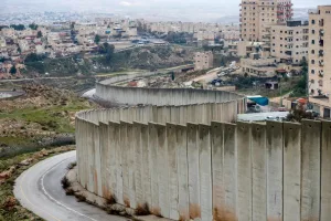 “إسرائيل” تخسر معركة إخفاء صفتها كنظام فصل عنصري