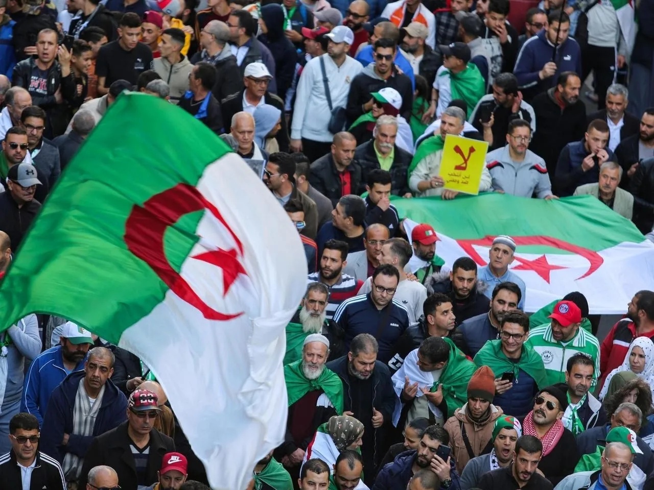 2019-11-29t162617z_1252863521_rc24ld9i0mnu_rtrmadp_3_algeria-protests_0