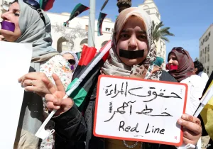 المرأة الليبية: شريكة في الثورة غائبة في الحكم