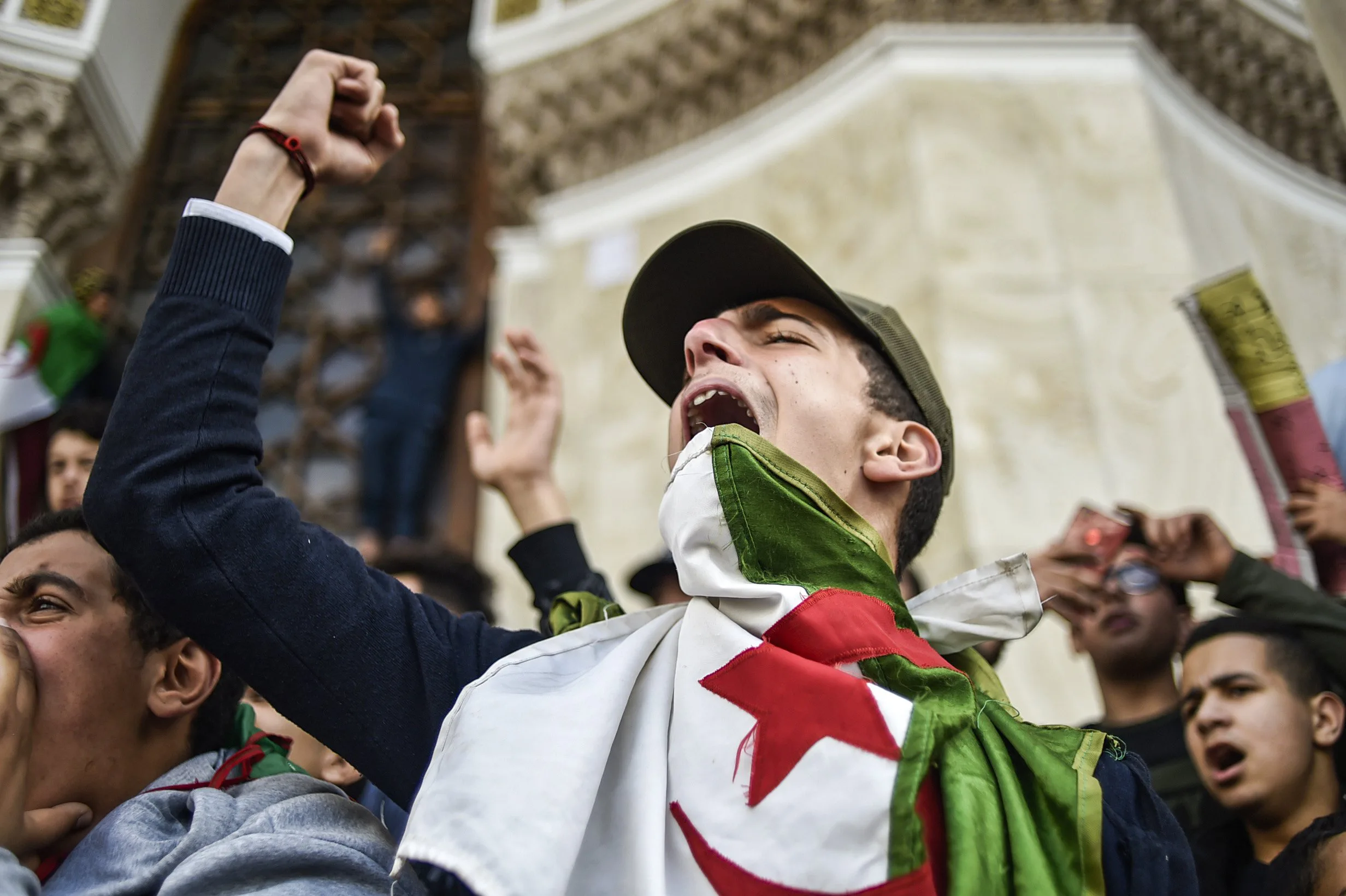 يرفض الحراك الشعبي الانتخابات المقبلة