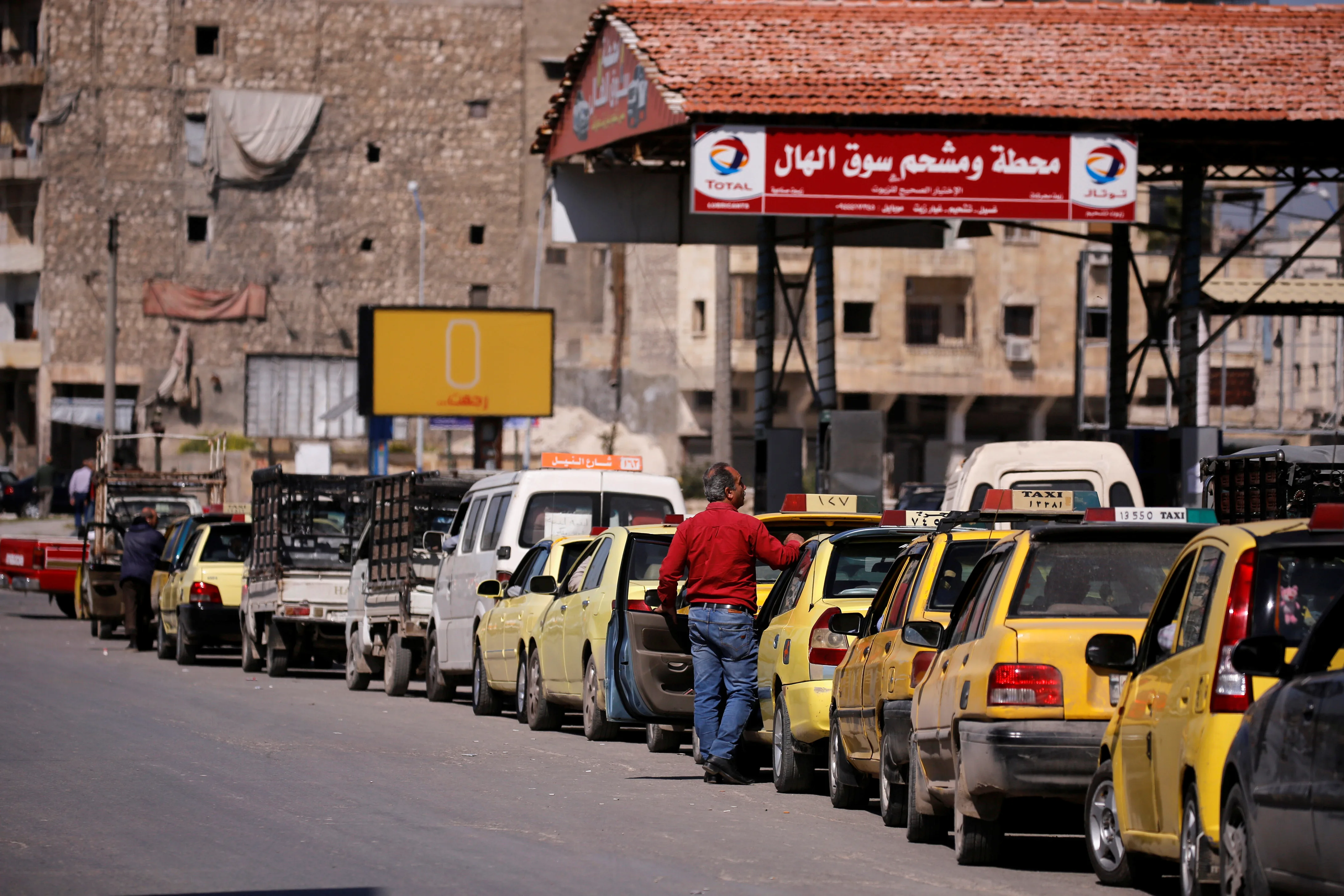 2019-04-25T100229Z_2052791531_RC1B13AA4770_RTRMADP_3_SYRIA-SECURITY-ALEPPO