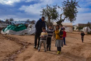 كيف كانت الاستجابة للجائحة مختلفة في مخيمات أعزاز العشوائية؟