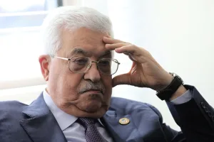 خيارات حركة فتح الصعبة بعد أبو مازن
