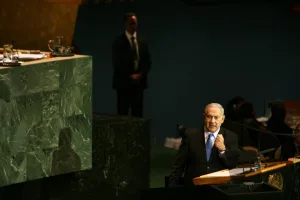 “إسرائيل”: تحركات داخلية قادرة على إزاحة نتنياهو