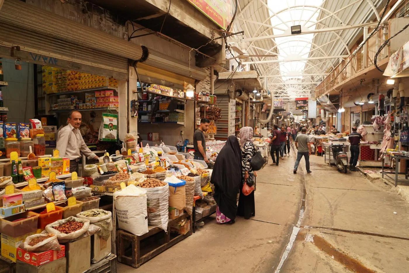سكان الموصل يعيدون بناء مدينتهم رغم عدم دعم حكومة بغداد لهم