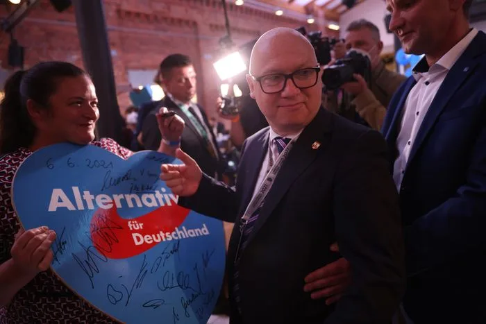 سجلت الأحزاب المتطرفة في أوروبا، مثل حزب "البديل من أجل ألمانيا"، نتائج متدنية في الانتخابات الأخيرة وتراجعت شعبيتها في استطلاعات الرأي.