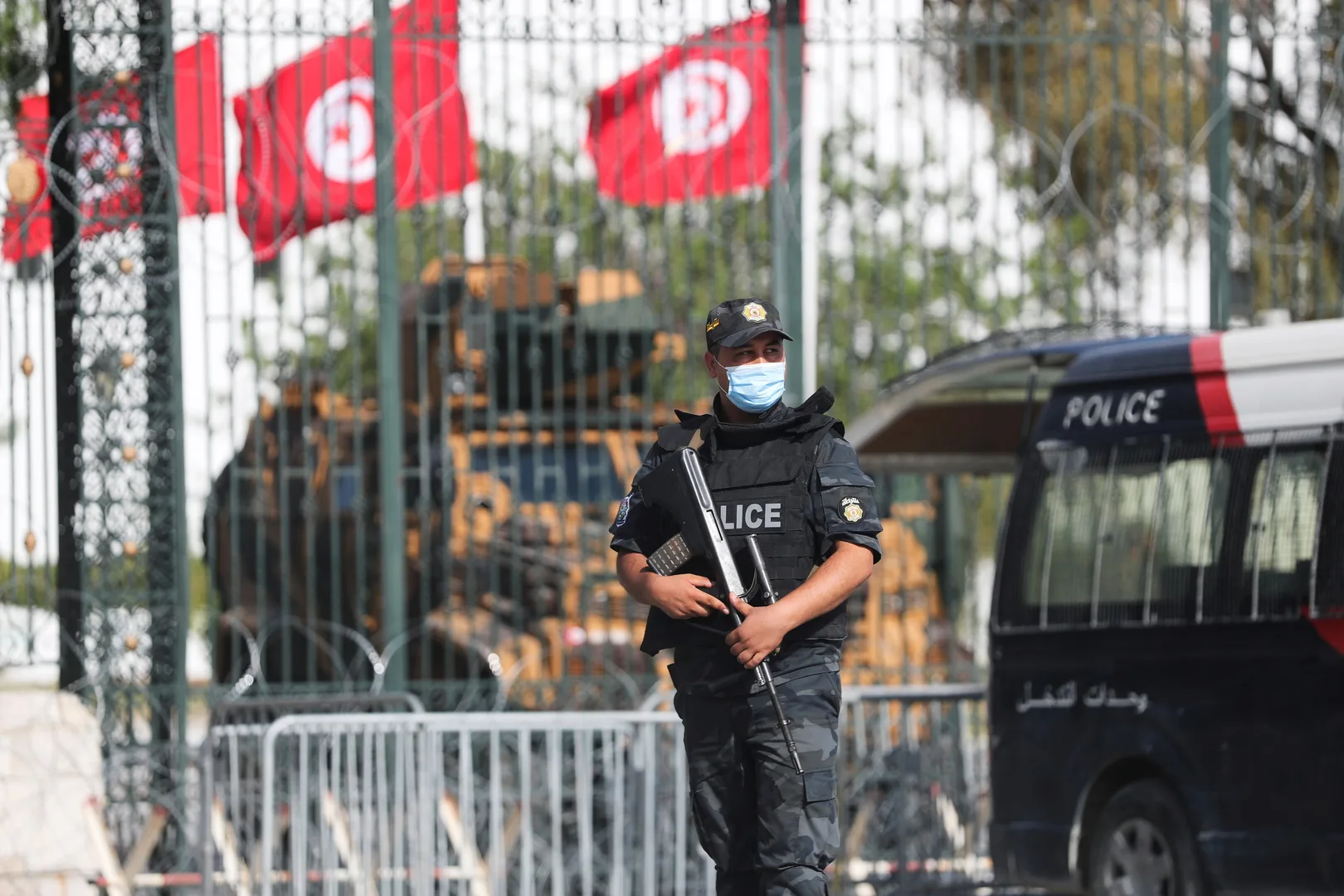 يأمل التونسيون أن يقف المحامون في وجه تحركات سعيد الانقلابية