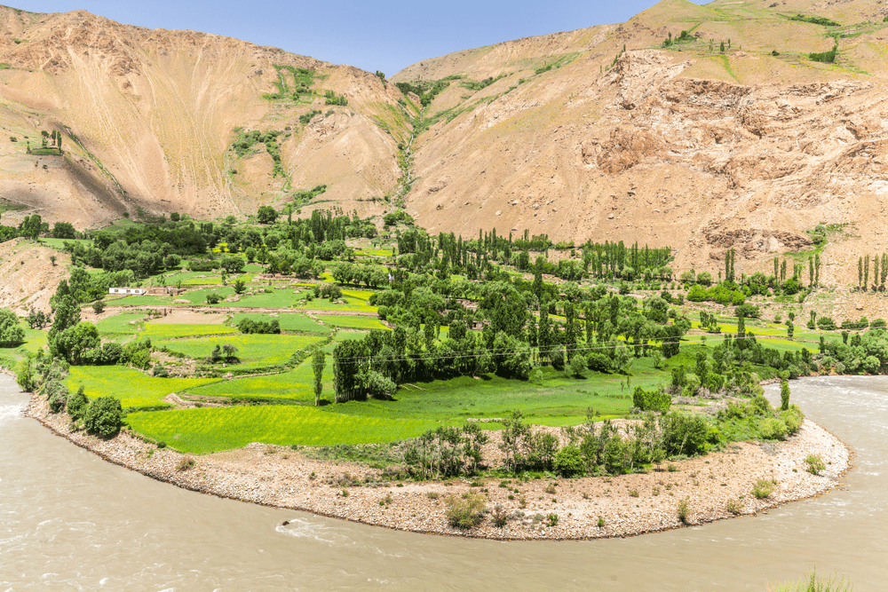 Beautiful-view-of-the-Pamir-Afghanistan-and-Panj-River-along-the-Wachan-Corridor