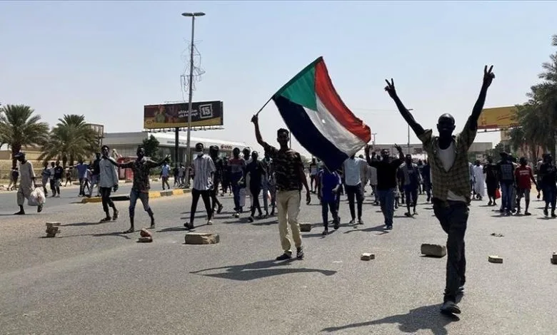 محاصرة القصر الرئاسي.. منعطف جديد للحراك الثوري السوداني 1 تظاهرات السودان