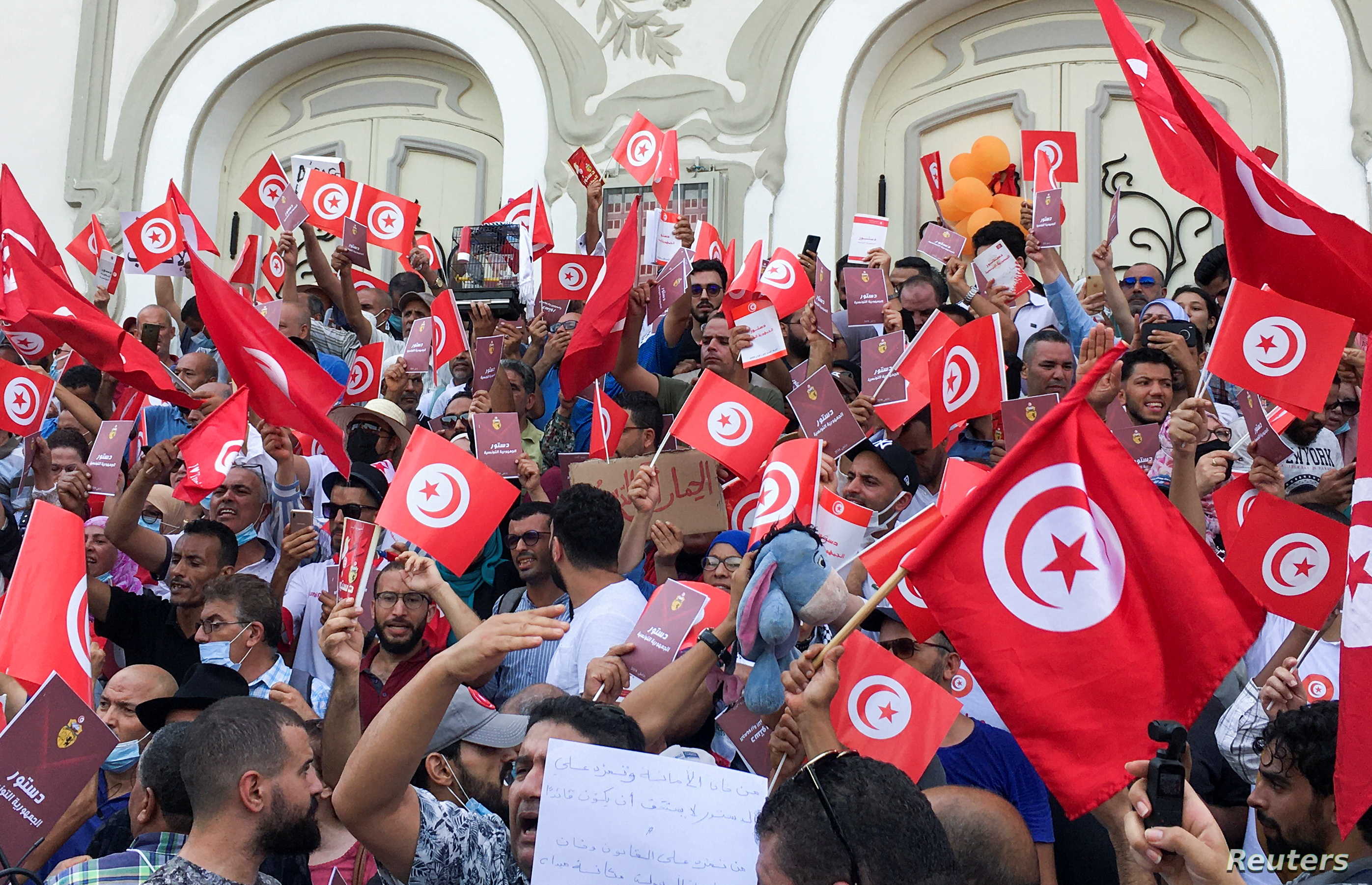 2021-09-26T105158Z_1396025034_RC2LXP94WS7D_RTRMADP_3_TUNISIA-POLITICS