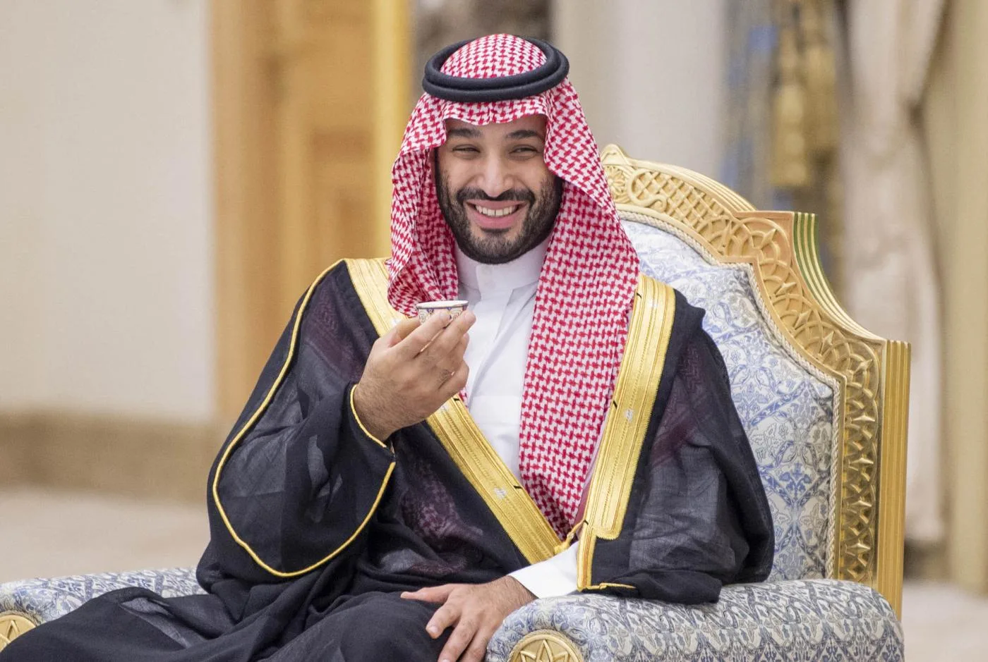 ولي العهد السعودي الأمير محمد بن سلمان خلال حفل استقبال رسمي في أبو ظبي، 7 كانون الأول/ ديسمبر 2021.