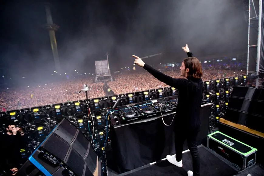 202112entertainment_global_alesso