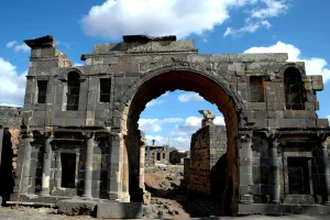 تغلغل روسي متصاعد في قطاع الآثار السورية