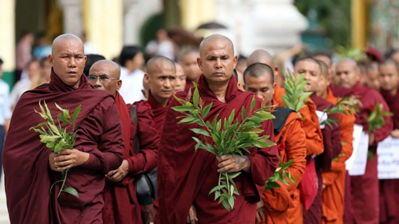 248361-myanmar-buddhist-monks-peace-march-reuters