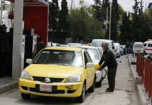 من الإذلال إلى الحرمان.. قرار نظام الأسد برفع الدعم يفاقم أزمات السوريين