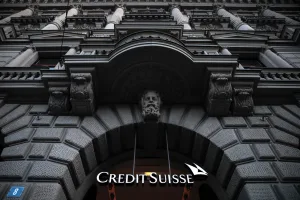 تحقيقات تكشف عن حسابات سريّة لمسؤولين عرب ببنك سويسري