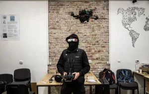 كيف تحشد المناشدات عبر الإنترنت الأسلحة إلى أوكرانيا؟