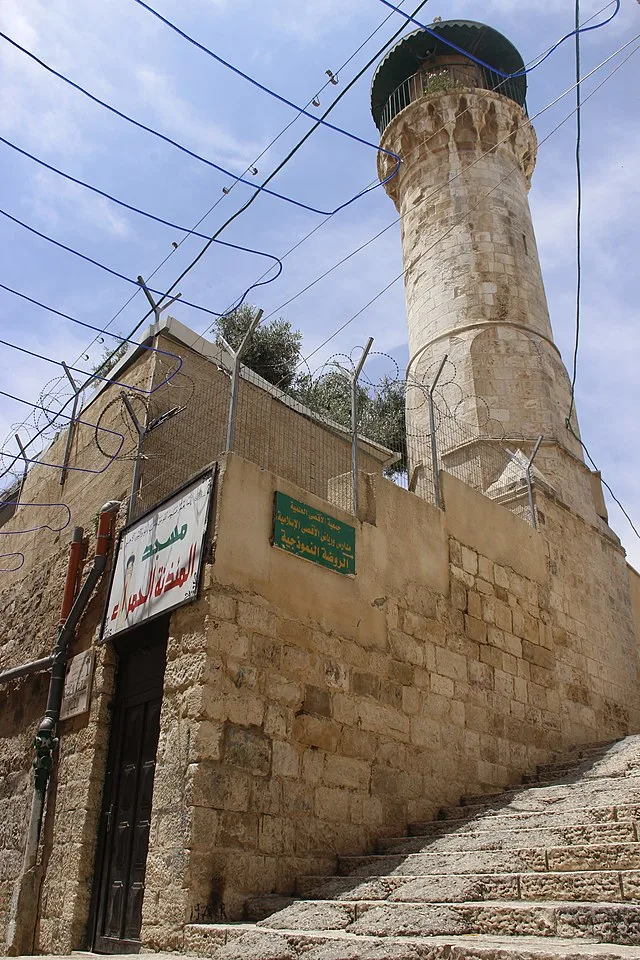 مسجد_المئذنة_الحمراء