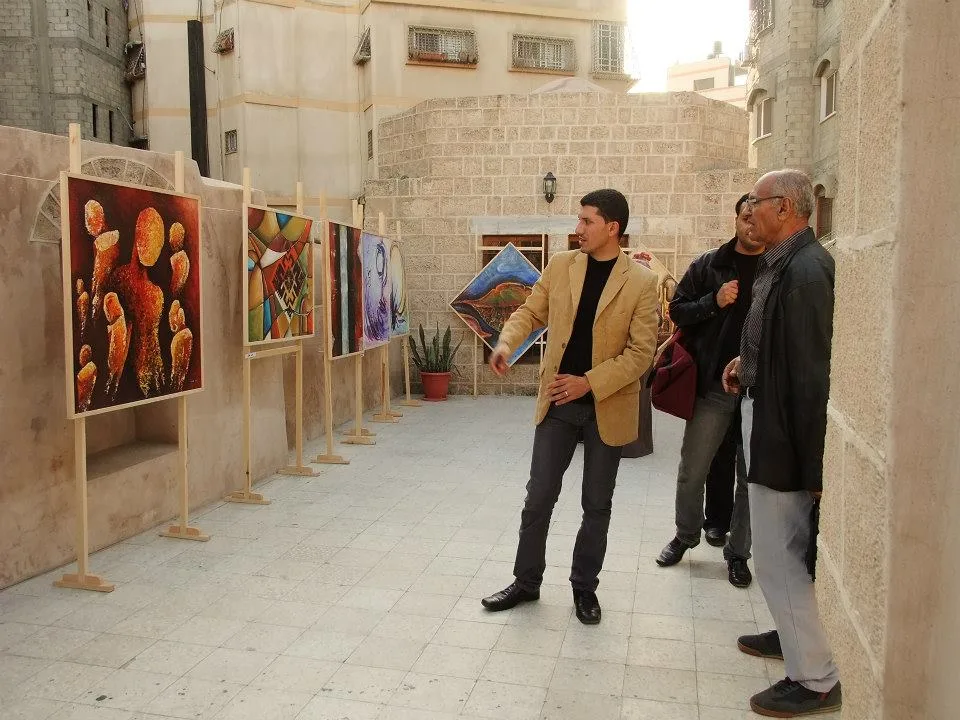 معرض فني في سباط العلمي