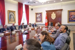 في نقض الأوهام التونسية