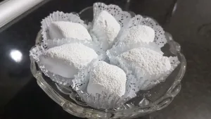 مقروط اللوز