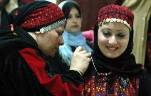 الحُليّ بالتراث الفلسطيني.. أداة زينة ومقاومة