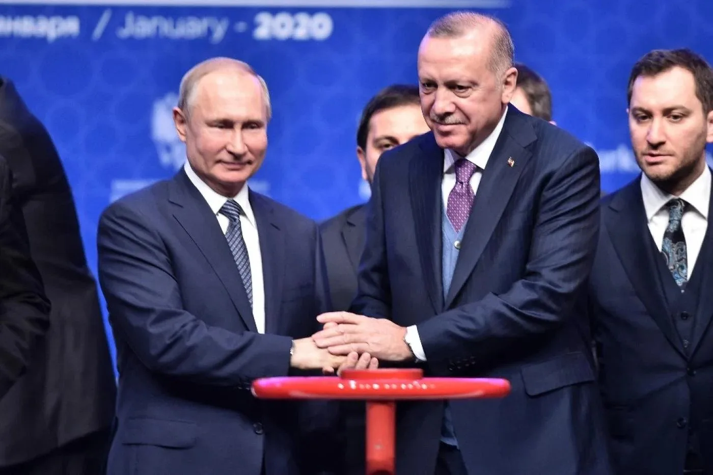 الرئيس التركي رجب طيب أردوغان والرئيس الروسي فلاديمير بوتين في حفل تدشين خط غاز "ترك ستريم"