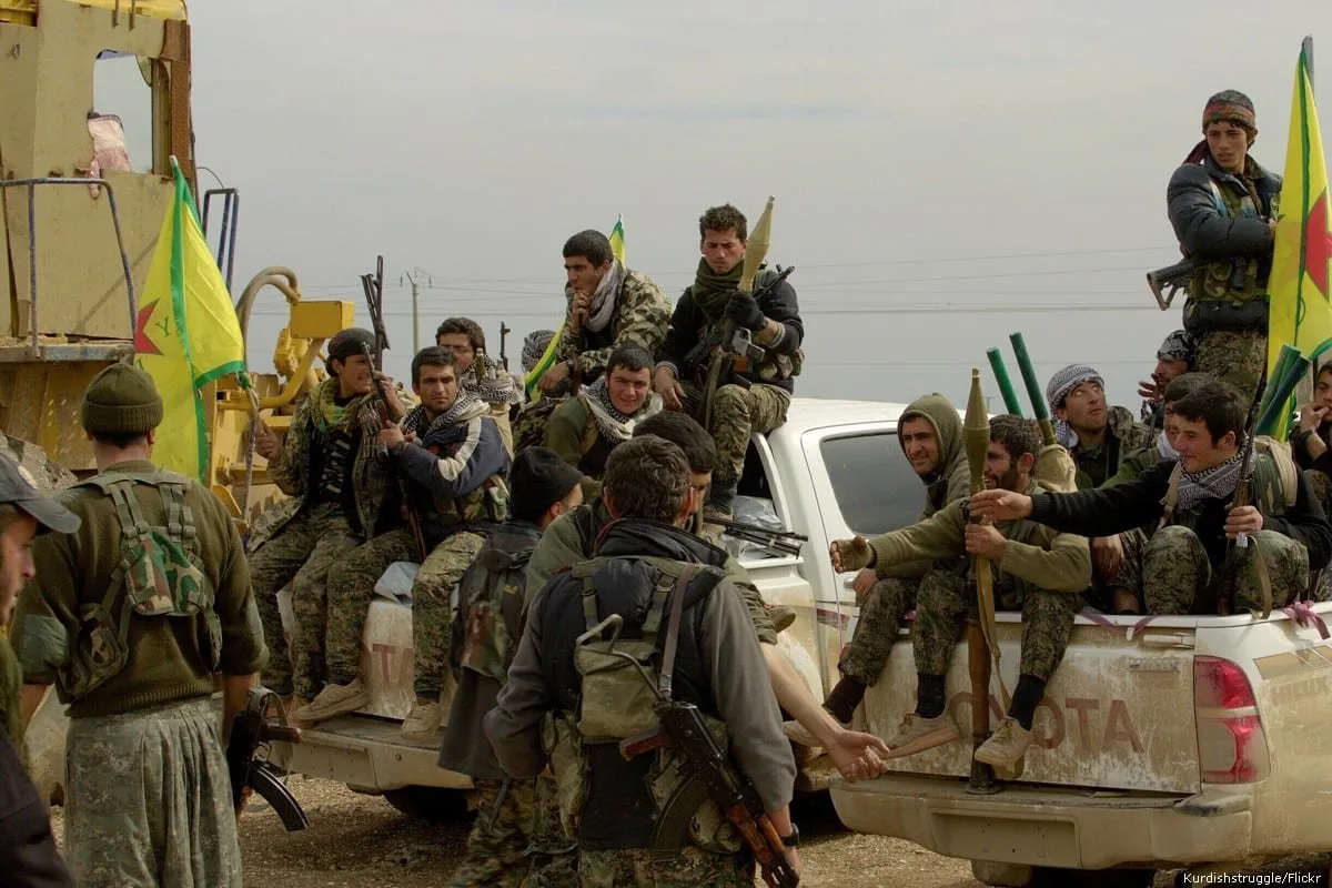 عناصر-من-ميليشيا-وحدات-حماية-الشعب-الكردية